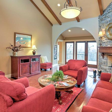 Beautiful Central Fayetteville Townhome With Views! Exterior foto