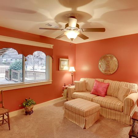 Beautiful Central Fayetteville Townhome With Views! Exterior foto