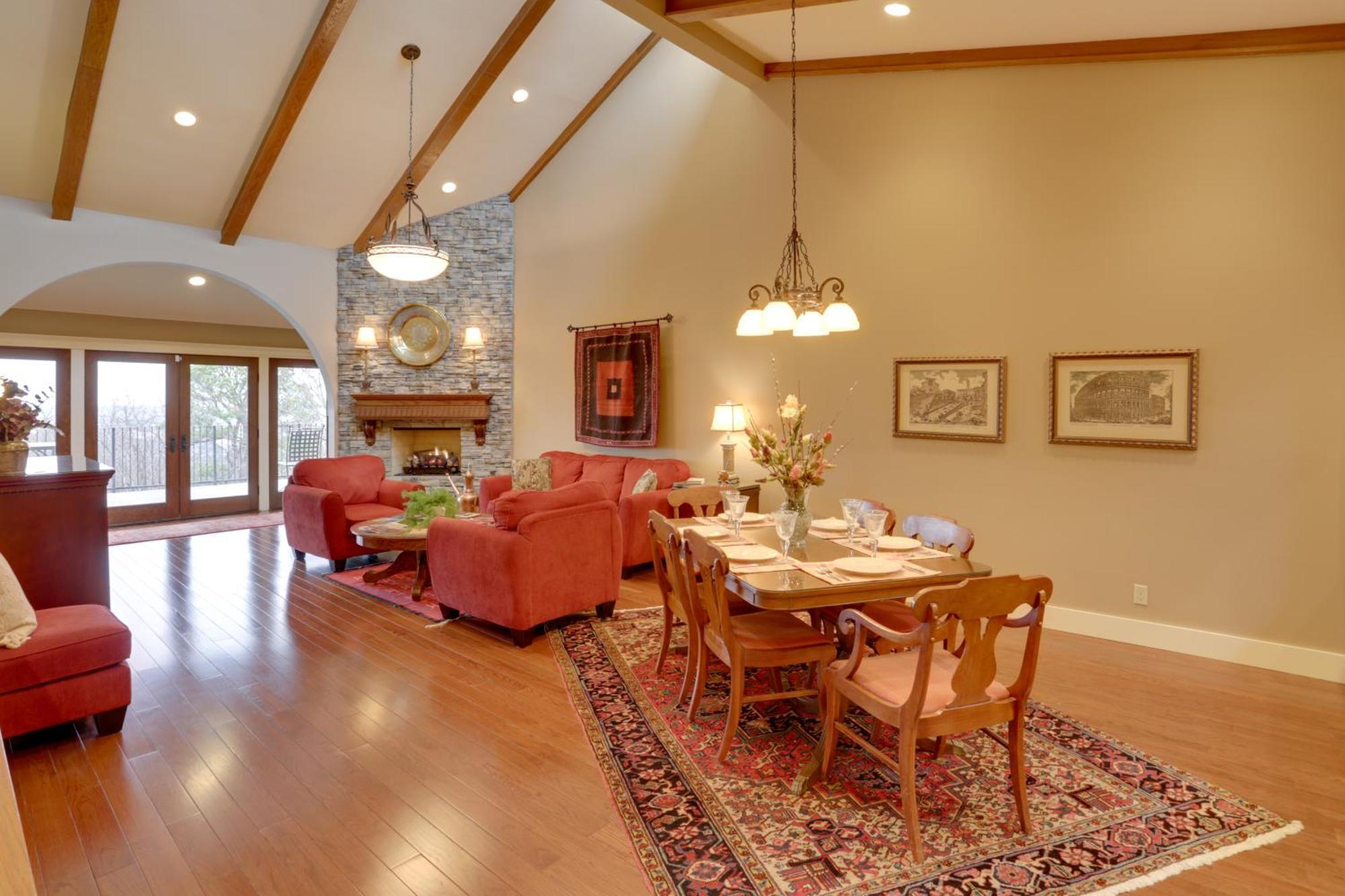Beautiful Central Fayetteville Townhome With Views! Exterior foto